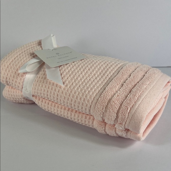 Hotel Balfour Hand Towel Set Light Pink Waffle Soft Plush Set of 2 NEW - Picture 5 of 6